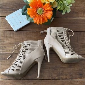 Anne Michelle size 7 lace up